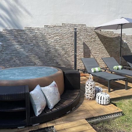 Villa Bianca A Few Steps By The Sea With Exclusive Garden & Jacuzzi Livorno Exterior photo