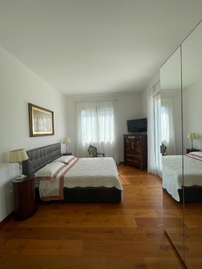 Villa Bianca A Few Steps By The Sea With Exclusive Garden & Jacuzzi Livorno Exterior photo