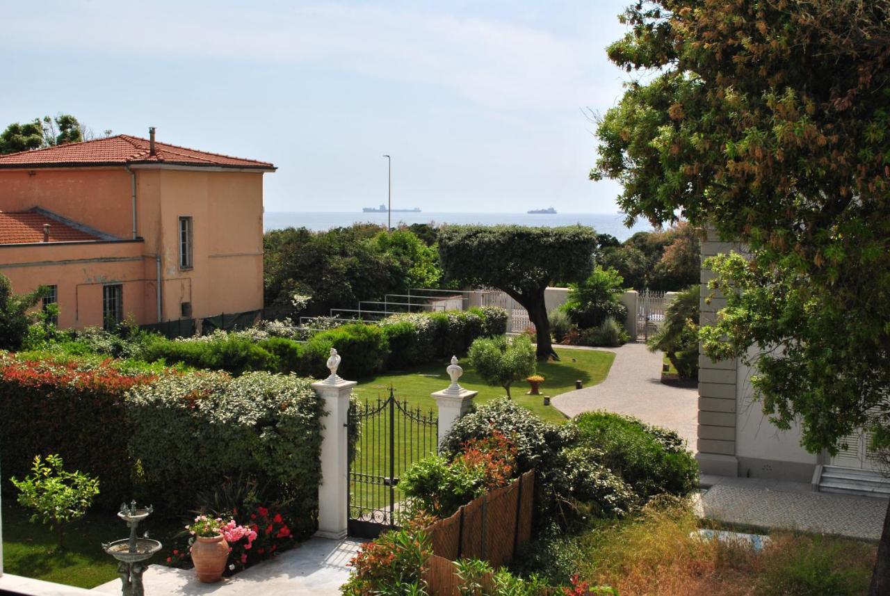 Villa Bianca A Few Steps By The Sea With Exclusive Garden & Jacuzzi Livorno Exterior photo