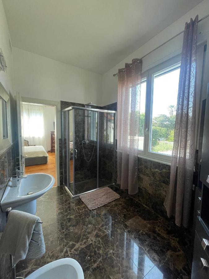Villa Bianca A Few Steps By The Sea With Exclusive Garden & Jacuzzi Livorno Exterior photo