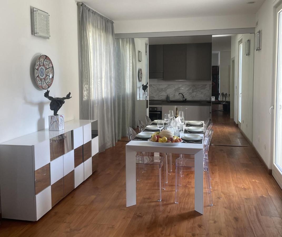 Villa Bianca A Few Steps By The Sea With Exclusive Garden & Jacuzzi Livorno Exterior photo