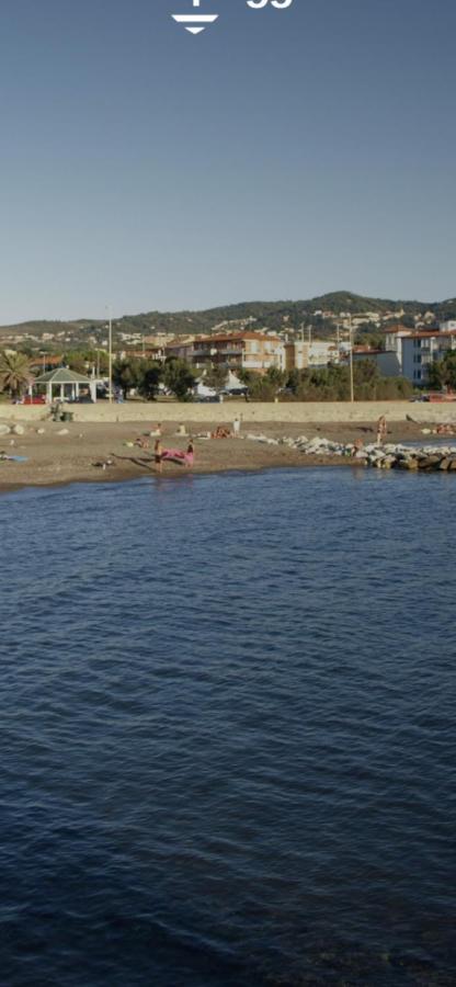 Villa Bianca A Few Steps By The Sea With Exclusive Garden & Jacuzzi Livorno Exterior photo