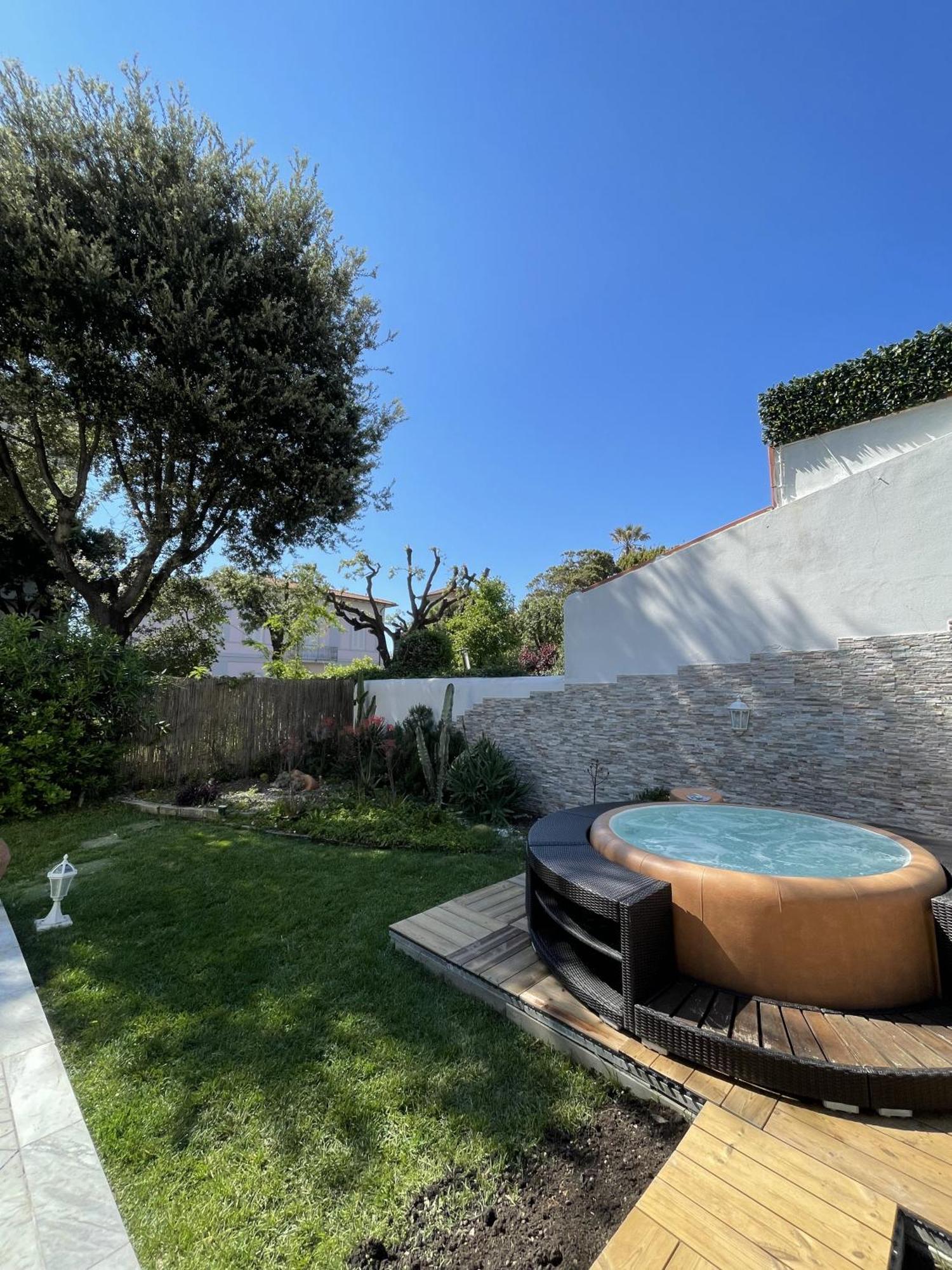 Villa Bianca A Few Steps By The Sea With Exclusive Garden & Jacuzzi Livorno Exterior photo